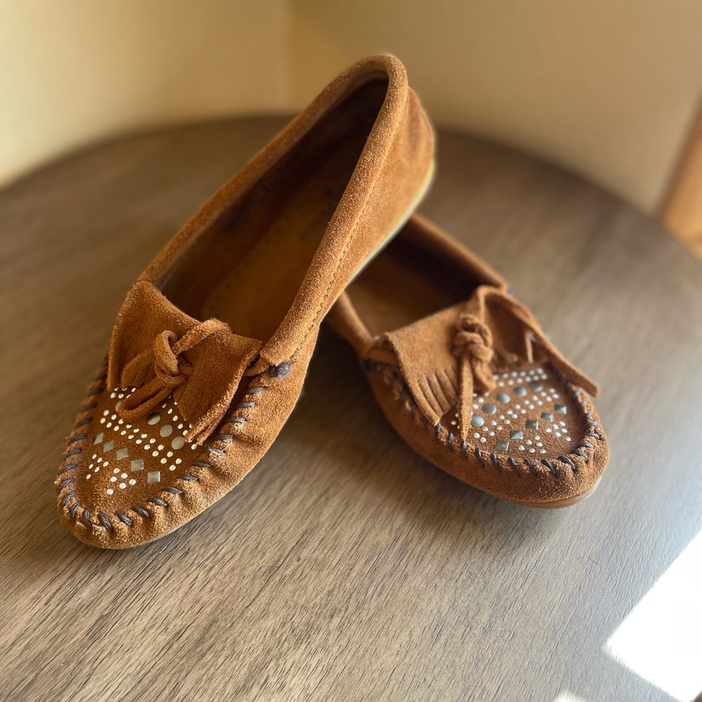 Minnetonka silver embellished moccasin - 502